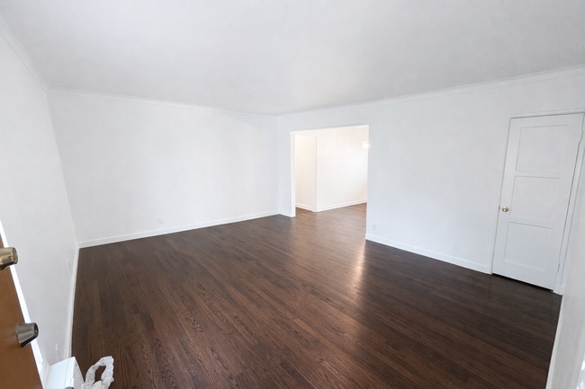 Photo - Remodeled 2BR in NoHo – Brand New Kitchen, 2 Parking Spaces, Walk to NoHo West Mall Unit 11437 Oxnard St #6