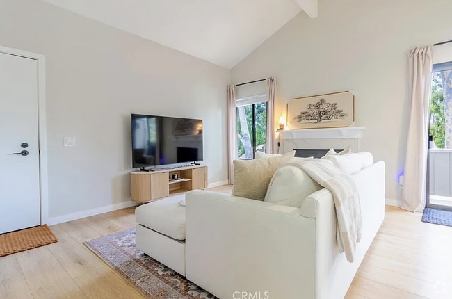 Building Photo - 22795 Lakeway Dr Unit 514 Rental