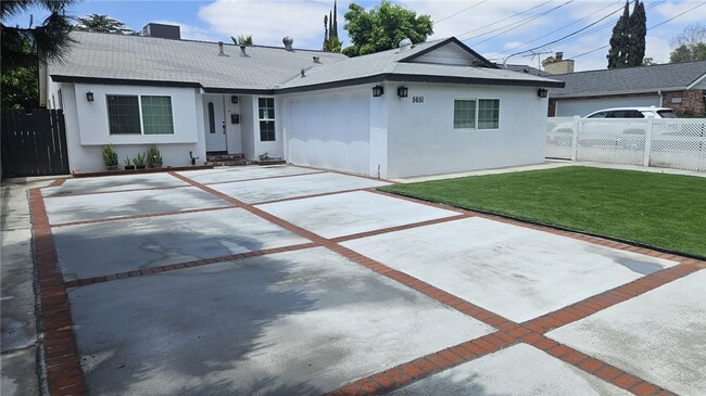 Building Photo - 5651 Radford Ave