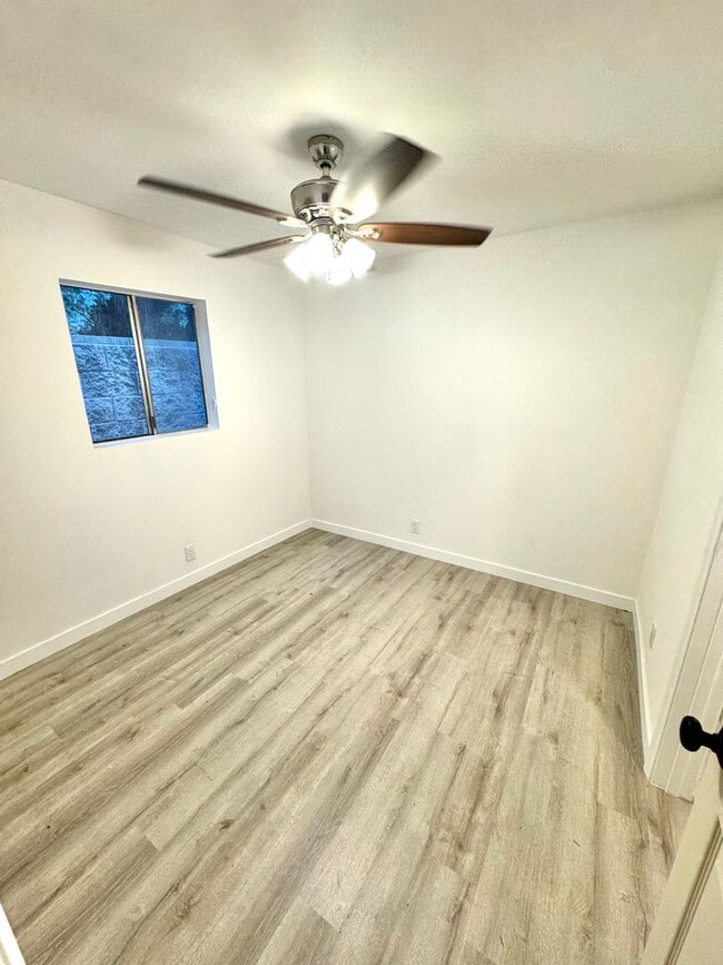 Photo - 3768-3768 1/2 Sheldon Dr Unit 3768 1/2