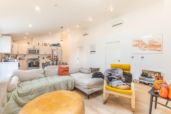 Photo - 5055 Lincoln Ave