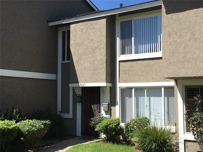 Photo - 17625 Newland St Townhome