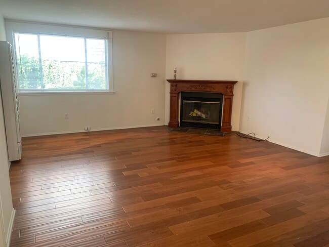 Living room w gas fireplace - 3728 E 5th St