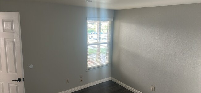 Photo - 2429 Greenwich Dr