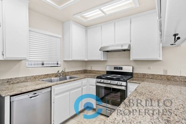 Photo - 629 Bonair Way