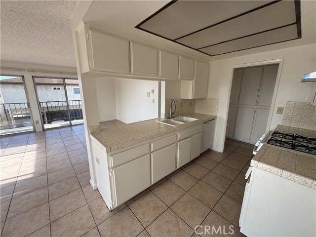 Photo - 635 W 15th St Unit 2