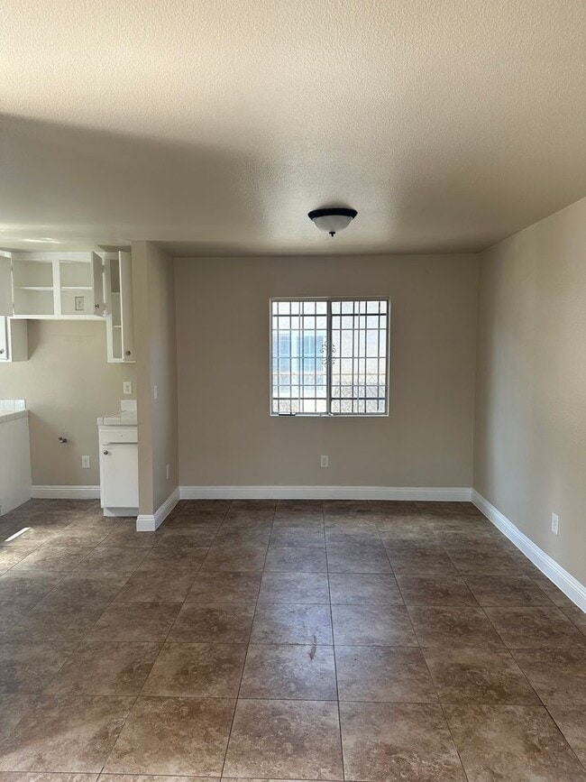 Photo - 647 1/2-1619-1612 E 111th St Unit 1619