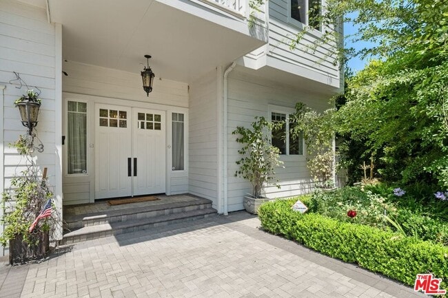 Photo - 453 S Bentley Ave