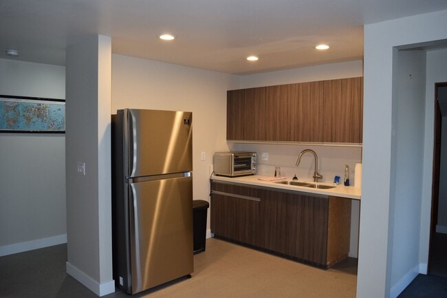 Photo - 402 S Clementine St Unit APT