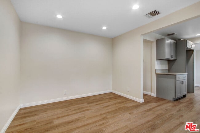 Photo - 1404 Hollister St