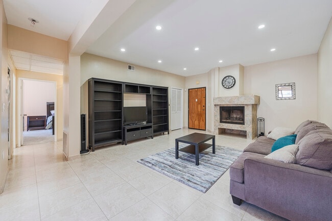 Photo - 7211 Cozycroft Ave