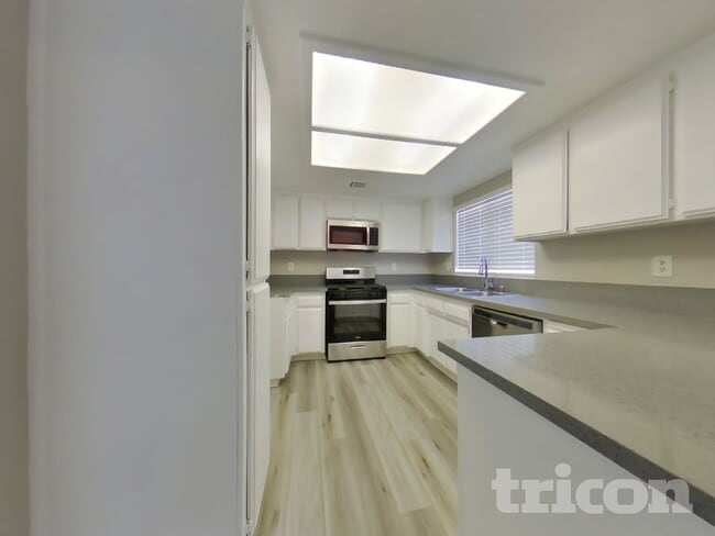 Photo - 532 E Ave J 9