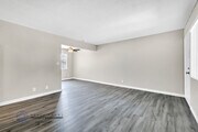 Photo - Raymond Court Apartments