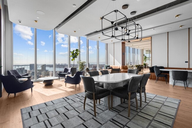 Photo - 800 Broadway