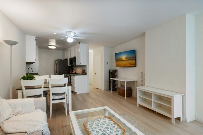 Photo - 565 Esplanade Unit 109