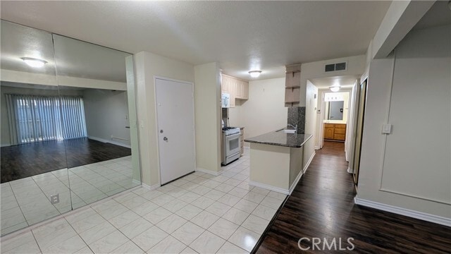 Photo - 18620 Hatteras St Unit 119