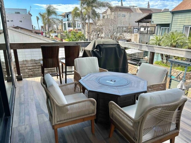 Photo - 747 Island Ct