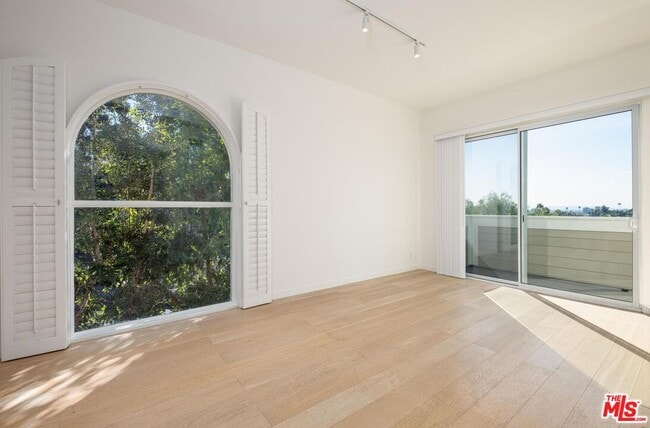 Photo - 1653 Micheltorena St Unit 1