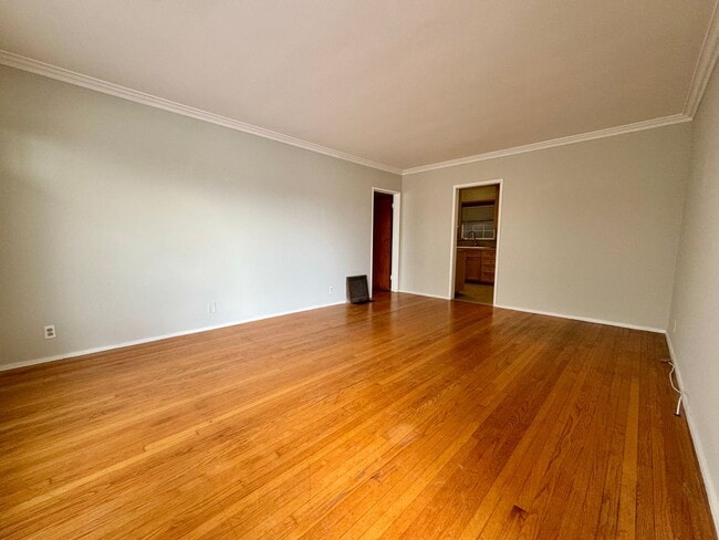 Photo - Prospect Ave -3912.5 Unit 3912.5