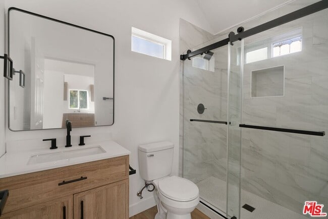 Photo - 607 E Fairview Blvd