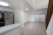 Photo - Tri-Level La Jolla Townhouse with Washer/Dryer and Garage!