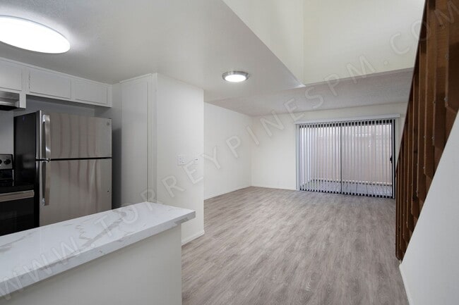Photo - Tri-Level La Jolla Townhouse with Washer/Dryer and Garage!