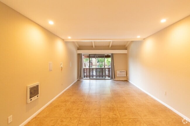 Building Photo - One Bedroom Condo w/ On-Site Parking Near ...