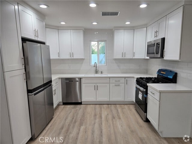 Building Photo - 710 Sixth St Rental