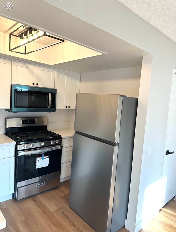 Photo - 918 W College St Unit apt 410