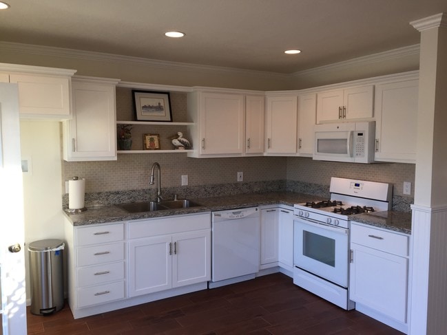 Remodeled kitchenMicrowave, D/W, Refrigerator - 820 Alabama St
