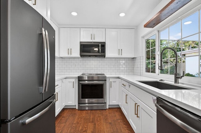 Photo - Sought After Wimbledon Village Home