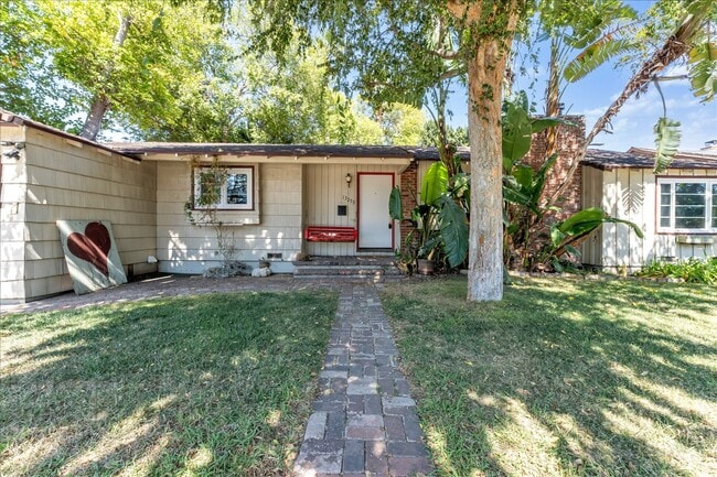 Photo - 13253 Magnolia Blvd