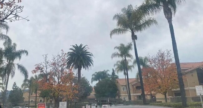 Building Photo - 24909 Madison Ave Unit 1212