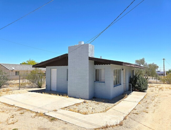 Building Photo - 6457 Yucca Ave Unit 6457 Yucca Ave #3