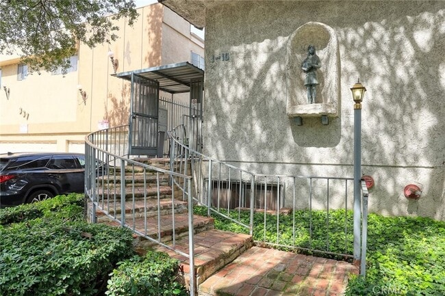 Photo - 333 Riverdale Dr