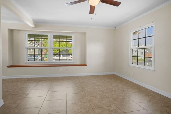 Photo - Charming 4-Bed 3-Bath in Paradise Hills