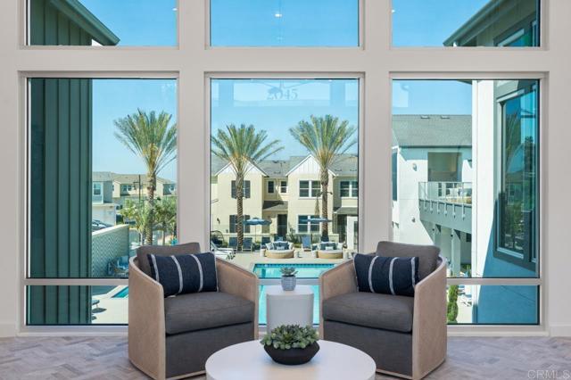 Photo - 2010 Avenida Senna