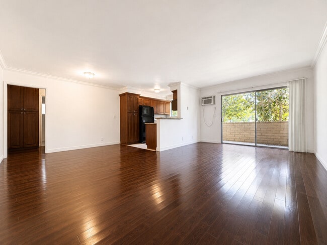 Photo - 14306 Riverside Dr