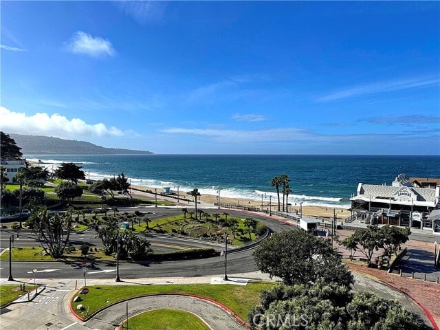 Photo - 640 The Village