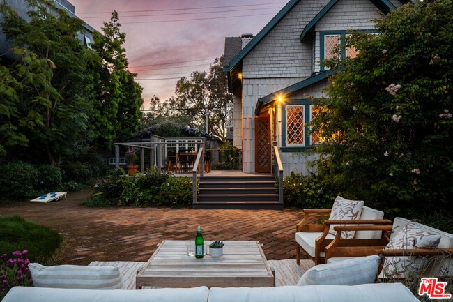 Building Photo - 587 Grand Blvd