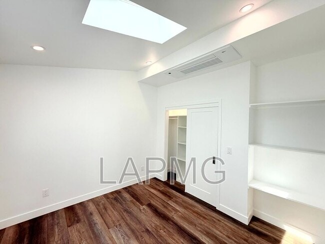 Photo - 10837 Fellows Ave