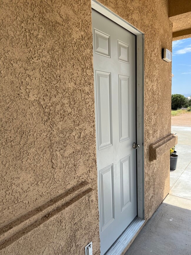 Building Photo - 11070 Densmar Rd Unit B