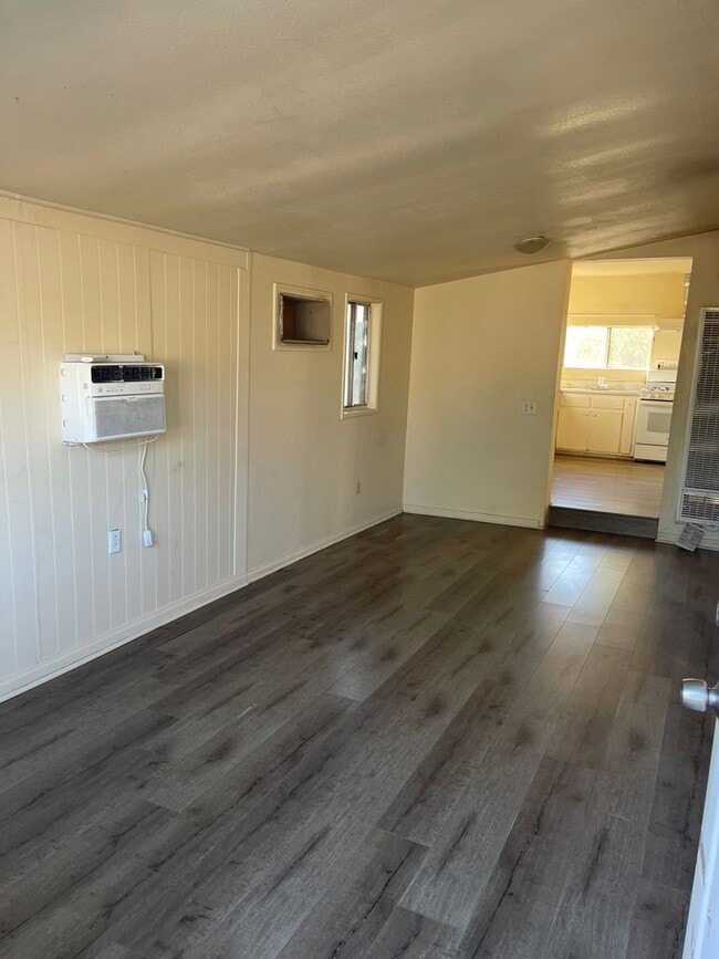 Photo - 22427 Cottonwood Ave