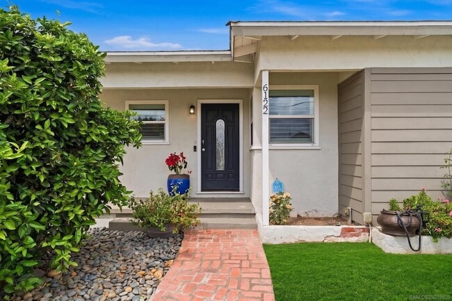 Photo - 6122 Nagel St