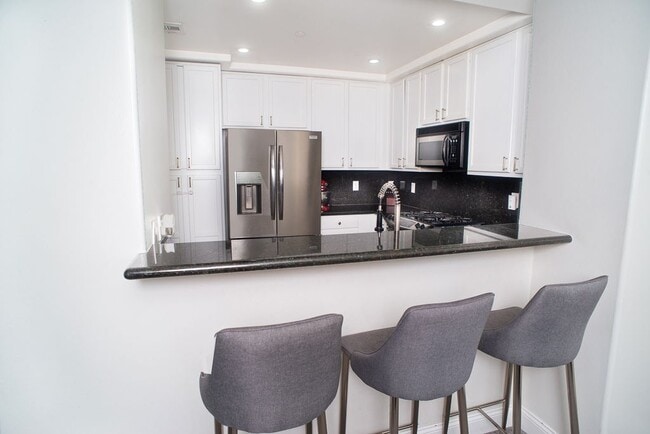 Photo - 9610 Zelzah Ave