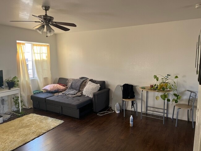 Building Photo - 1710 S Redondo Blvd Unit 2