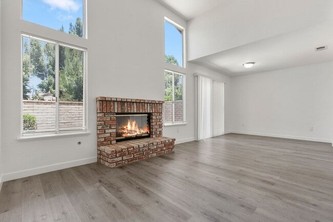 Photo - 3321 Mountainside Dr