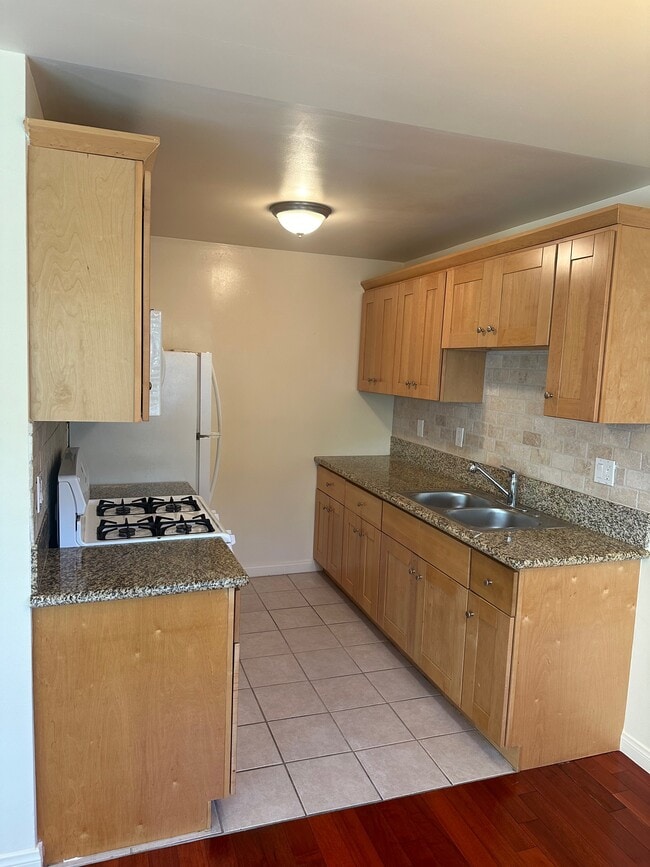 Photo - 1034 9th St Unit 6