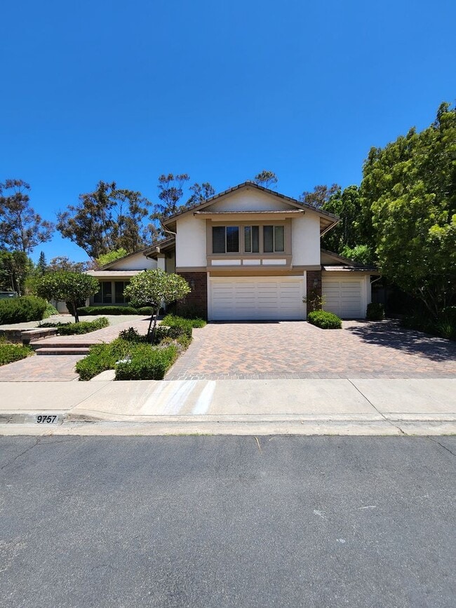 Photo - 4 Bedroom House in Scripps Ranch South Of Pomerado(Crown Pointe)