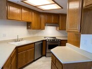 Kitchen - 915 W Arrow Hwy Condo Unit 5